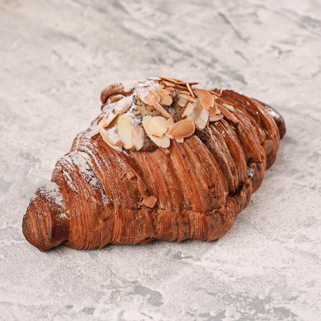 Круассан мак-вишня