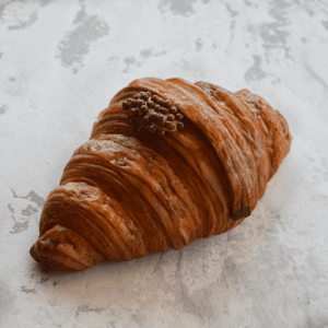 Круассан с вареной сгущенкой