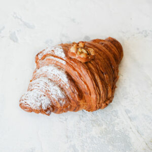 Круассан с грушей и сыром Дор Блю